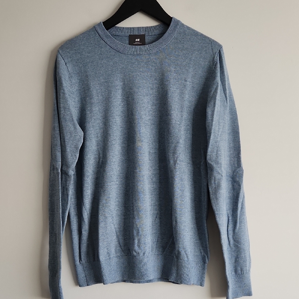H&M EUC Slim Fit Sweater Size Medium